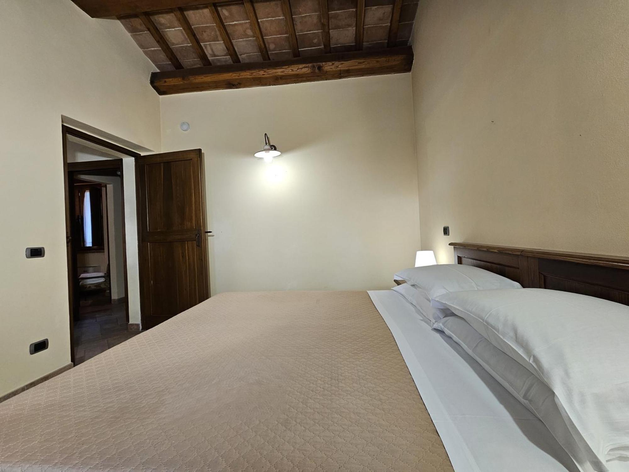 La Fonte Di Montebuono Villa Magione Room photo